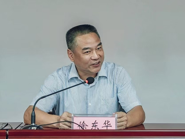 徐东华在龙泉市慈善总会举行2024年大学生助学金发放仪式上希望:“把慈善助学关爱转化为勤奋学习、刻苦钻研的内在动力”